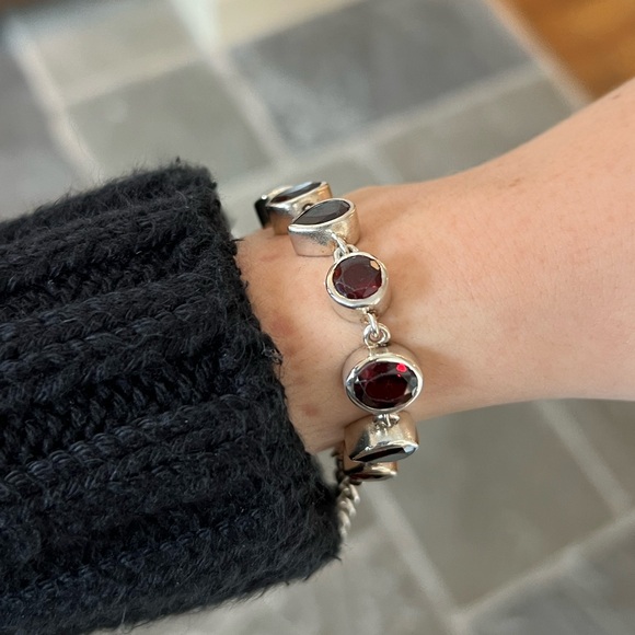 Genuine Garnet and Sterling Silver vintage chain bracelet - Picture 6 of 6